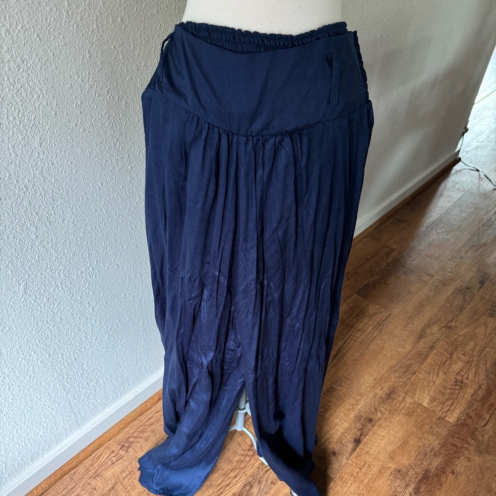 Missing Polynesia Pants, Size XL - New with Tags
